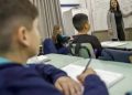 Piso do magistério pode gerar aumento de gastos para municípios com efeito cascata, alerta CNM