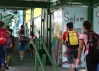 Saneamento: brasileiros com acesso aos serviços têm, em média, dois anos a mais de escolaridade