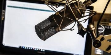 Dia Mundial do Jornalismo reúne mais de cem participantes no Brasil; mobilização visa defesa da informação de interesse público