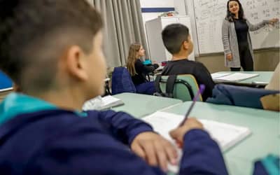 Escolaridade brasileira não acompanha demanda por profissionais qualificados, aponta CNI Escolaridade brasileira não acompanha demanda por profissionais qualificados, aponta CNI