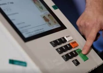 Manual do eleitor: quase 160 milhões vão votar. O que é preciso levar e fazer no dia da eleição? Manual do eleitor: quase 160 milhões vão votar. O que é preciso levar e fazer no dia da eleição?