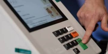 Manual do eleitor: quase 160 milhões vão votar. O que é preciso levar e fazer no dia da eleição?