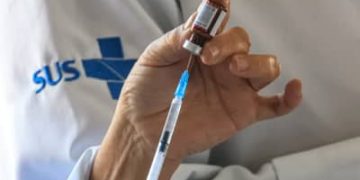 SUS inicia distribuição da Pneumo 20 para idosos com 85 anos ou mais SUS inicia distribuição da Pneumo 20 para idosos com 85 anos ou mais