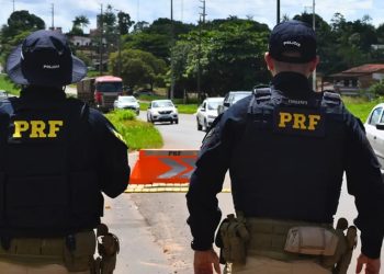PRF inicia Operação Finados nas rodovias federais; uso do celular ao volante é destaque nas ações educativas PRF inicia Operação Finados nas rodovias federais; uso do celular ao volante é destaque nas ações educativas